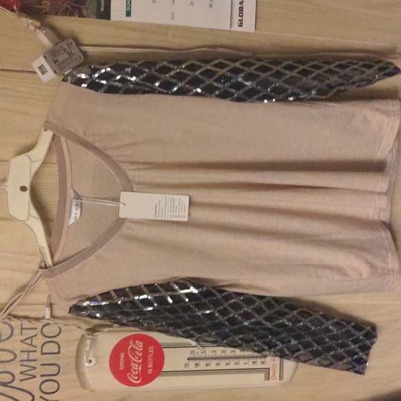 Tendency NWT Medium Unique Sparkly long sleeve shirt sheer sleeves - Picture 6 of 16